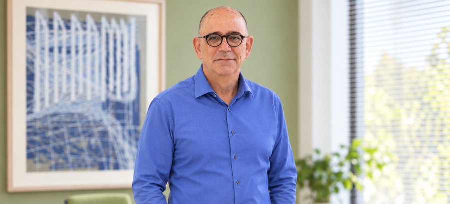 אבי בז'רנו
